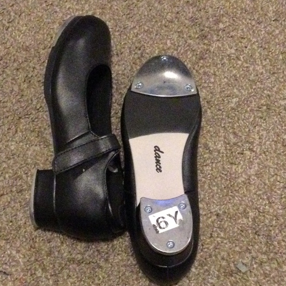 Tap shoes. Sz. 6. New!